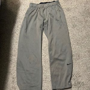 Nike therma sweatpant